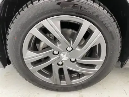 Photo 16 Peugeot 208  PureTech 75 S&S BVM5