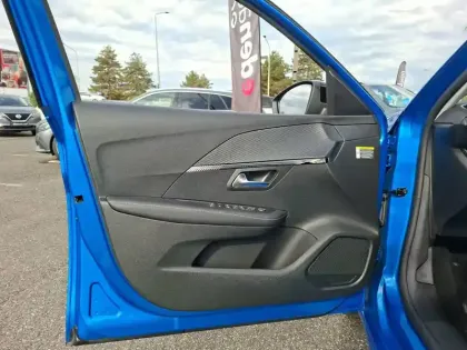 Photo 10 Peugeot 208  Hybrid 100 e-DCS6