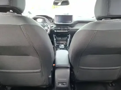 Photo 40 Peugeot 208  Hybrid 100 e-DCS6