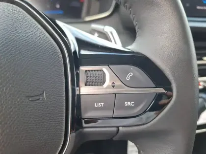 Photo 28 Peugeot 208  Hybrid 100 e-DCS6