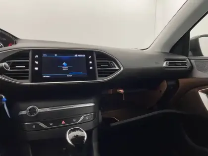 Photo 24 Peugeot 308  PureTech 110ch S&S BVM6