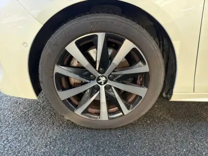 Photo 12 Peugeot 508  SW Hybrid 225 e-EAT8