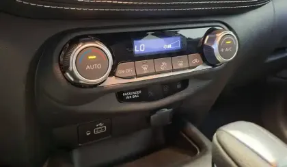Photo 40 Nissan Juke  HYBRID 143
