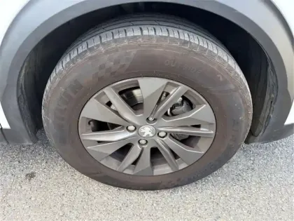 Photo 46 Peugeot 2008 PURETECH 100 S&S BVM6