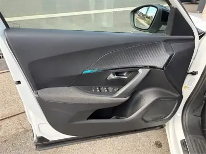 Photo 14 Peugeot 2008 PURETECH 100 S&S BVM6