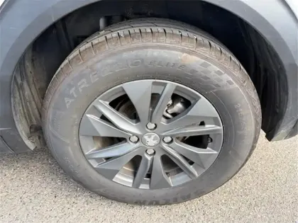 Photo 48 Peugeot 2008 PURETECH 100 S&S BVM6