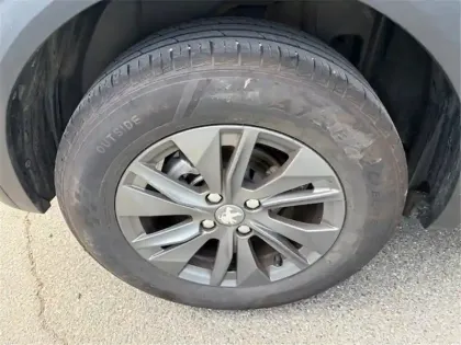 Photo 45 Peugeot 2008 PURETECH 100 S&S BVM6