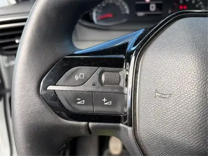 Photo 19 Peugeot 2008 PURETECH 100 S&S BVM6
