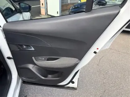 Photo 34 Peugeot 2008 PURETECH 100 S&S BVM6