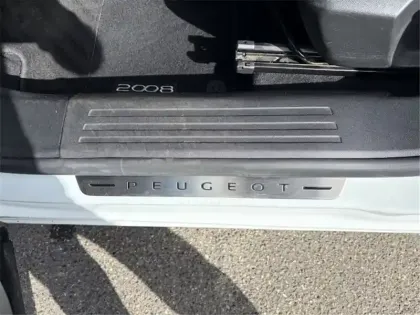 Photo 24 Peugeot 2008 PURETECH 100 S&S BVM6