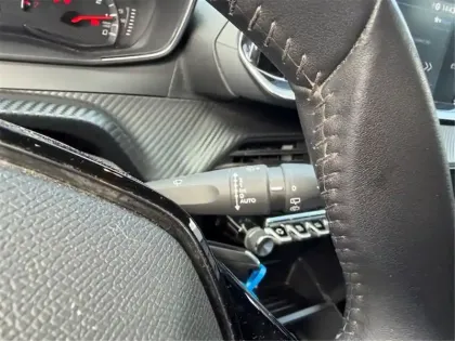Photo 16 Peugeot 2008 PURETECH 100 S&S BVM6