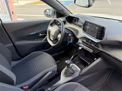 Photo 39 Peugeot 2008 PURETECH 100 S&S BVM6