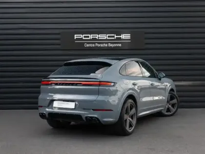 Photo 11 Porsche Cayenne  Coupé 3.0 V6 470ch E-Hybrid
