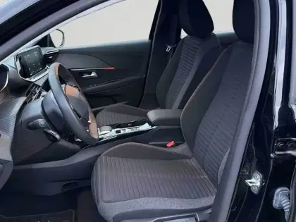 Photo 10 Peugeot 208  e- 136ch Like