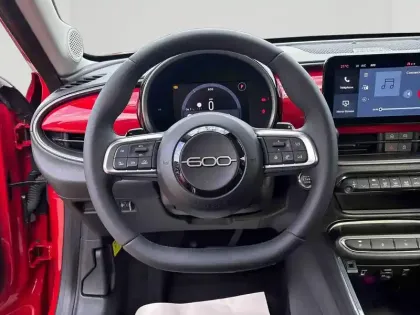 Photo 11 Fiat 600  1.2 Hybrid Turbo 145ch Pop eDCT6 Step 2