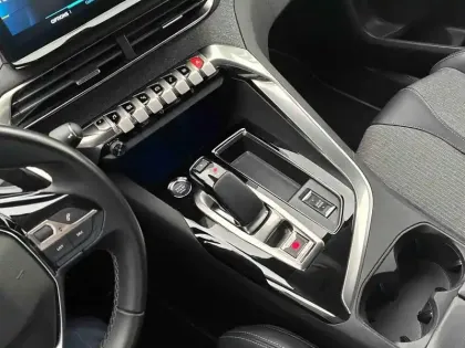 Photo 12 Peugeot 3008  HYBRID 225ch Allure Pack e-EAT8
