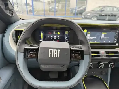 Photo 11 Fiat Panda Grande  Electrique 113ch Icône