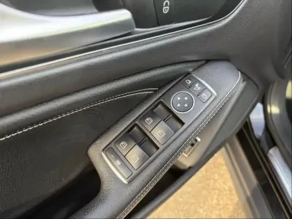 Photo 11 Mercedes GLA  180 d Sensation 7G-DCT