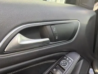 Photo 13 Mercedes GLA  180 d Sensation 7G-DCT