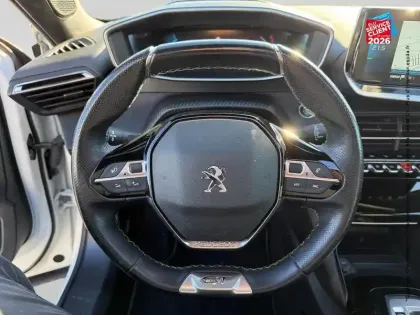 Photo 11 Peugeot 2008  e- 136ch GT