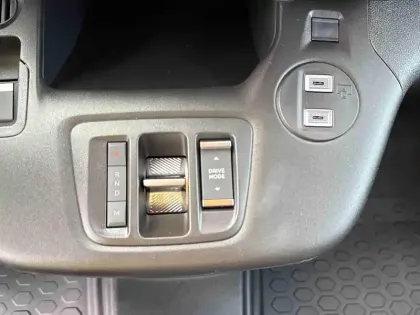 Photo 14 Peugeot Partner  M  Diesel 130ch Automatique