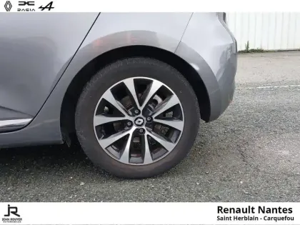 Photo 8 Renault Clio  1.6 E-Tech 145ch full hybrid Techno