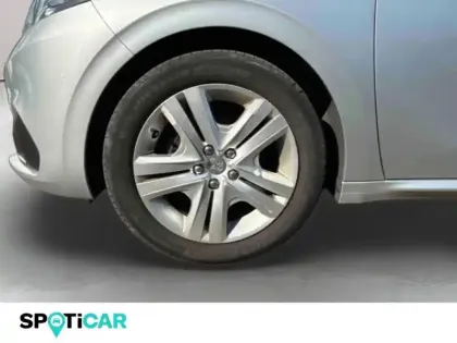 Photo 9 Peugeot 208  1.2 PureTech 82ch E6.c Signature 5p