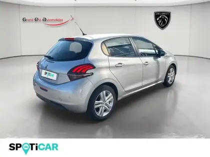 Photo 5 Peugeot 208  1.2 PureTech 82ch E6.c Signature 5p