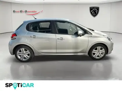Photo 6 Peugeot 208  1.2 PureTech 82ch E6.c Signature 5p