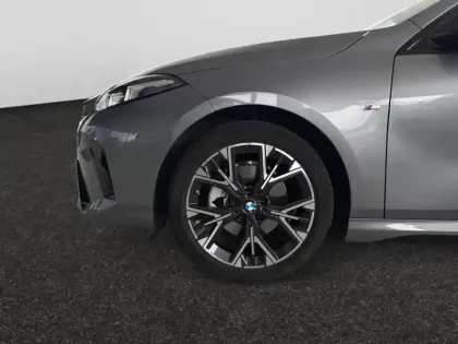 Photo 13 BMW Serie 1 Série 1 120A 170ch M Sport Design DKG7