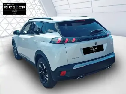 Photo 6 Peugeot 2008  PureTech 130 S&S EAT8