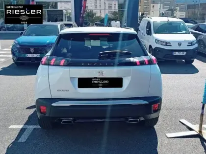Photo 16 Peugeot 2008  PureTech 130 S&S EAT8
