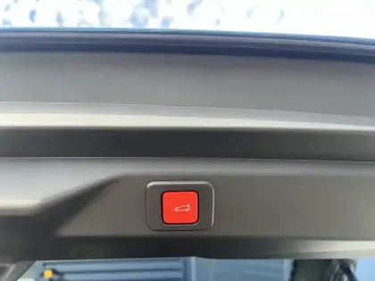 Photo 8 Peugeot 3008  Hybrid 145 e-DCS6