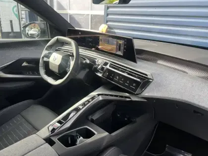 Photo 11 Peugeot 3008  Hybrid 145 e-DCS6
