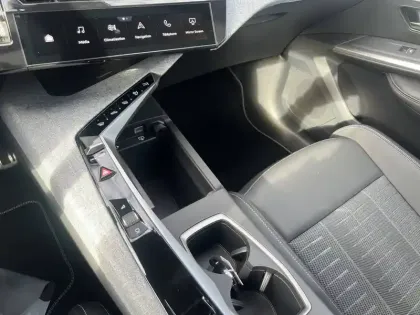 Photo 14 Peugeot 3008  Hybrid 145 e-DCS6