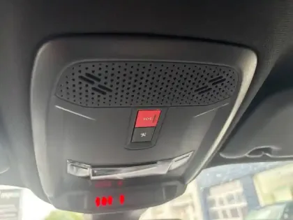Photo 17 Peugeot 2008  Electrique 136 ch