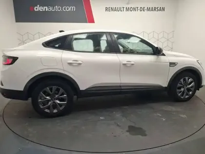 Photo 10 Renault Arkana  E-Tech full hybrid 145 GSR2
