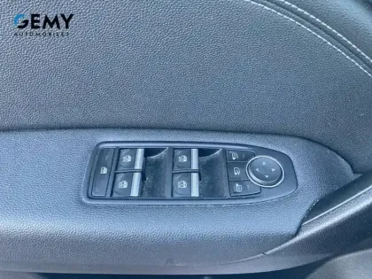 Photo 11 Renault Captur  E-Tech full hybrid 145