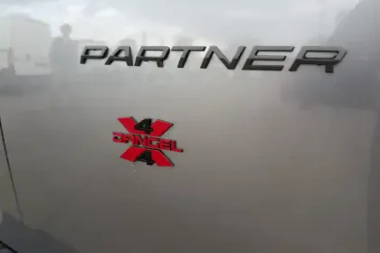 Photo 33 Peugeot Partner  FGN DIESEL 130 CH M 4X4 AUT