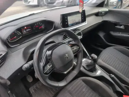 Photo 8 Peugeot 208  PureTech 75 S&S BVM5