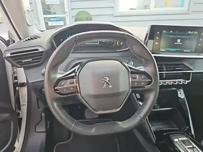Photo 8 Peugeot 2008  Electrique 136 ch