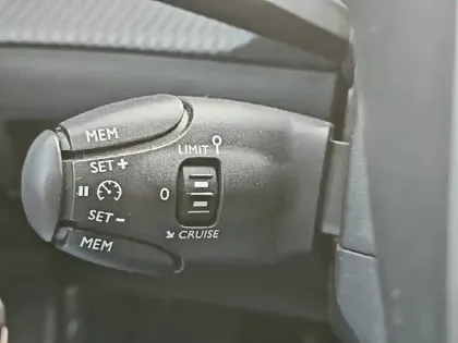 Photo 20 Peugeot 2008  Electrique 136 ch