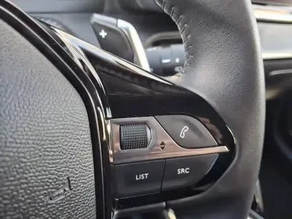 Photo 23 Peugeot 208  Hybrid 100 e-DCS6