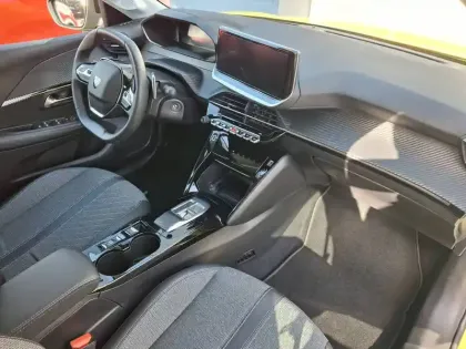 Photo 17 Peugeot 208  Hybrid 100 e-DCS6