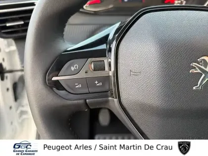 Photo 16 Peugeot 208  PureTech 75 S&S BVM5