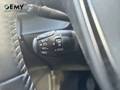 Photo 21 Peugeot 2008  PureTech 100 S&S BVM6