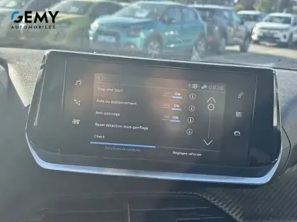 Photo 16 Peugeot 2008  PureTech 100 S&S BVM6