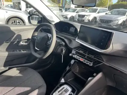 Photo 8 Peugeot 208  Hybrid 110 ch e-DCS6