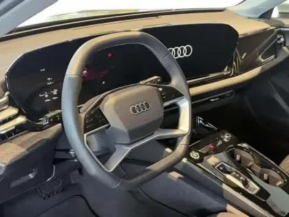 Photo 8 Audi A5 AVANT E HYBRID QUATTRO 299 CH S TRONI