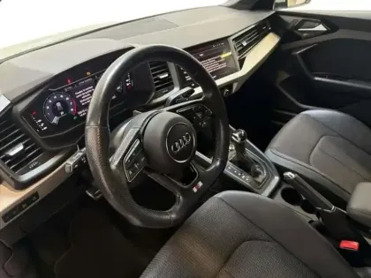 Photo 8 Audi A1 30 TFSI 110 ch S tronic 7 S line